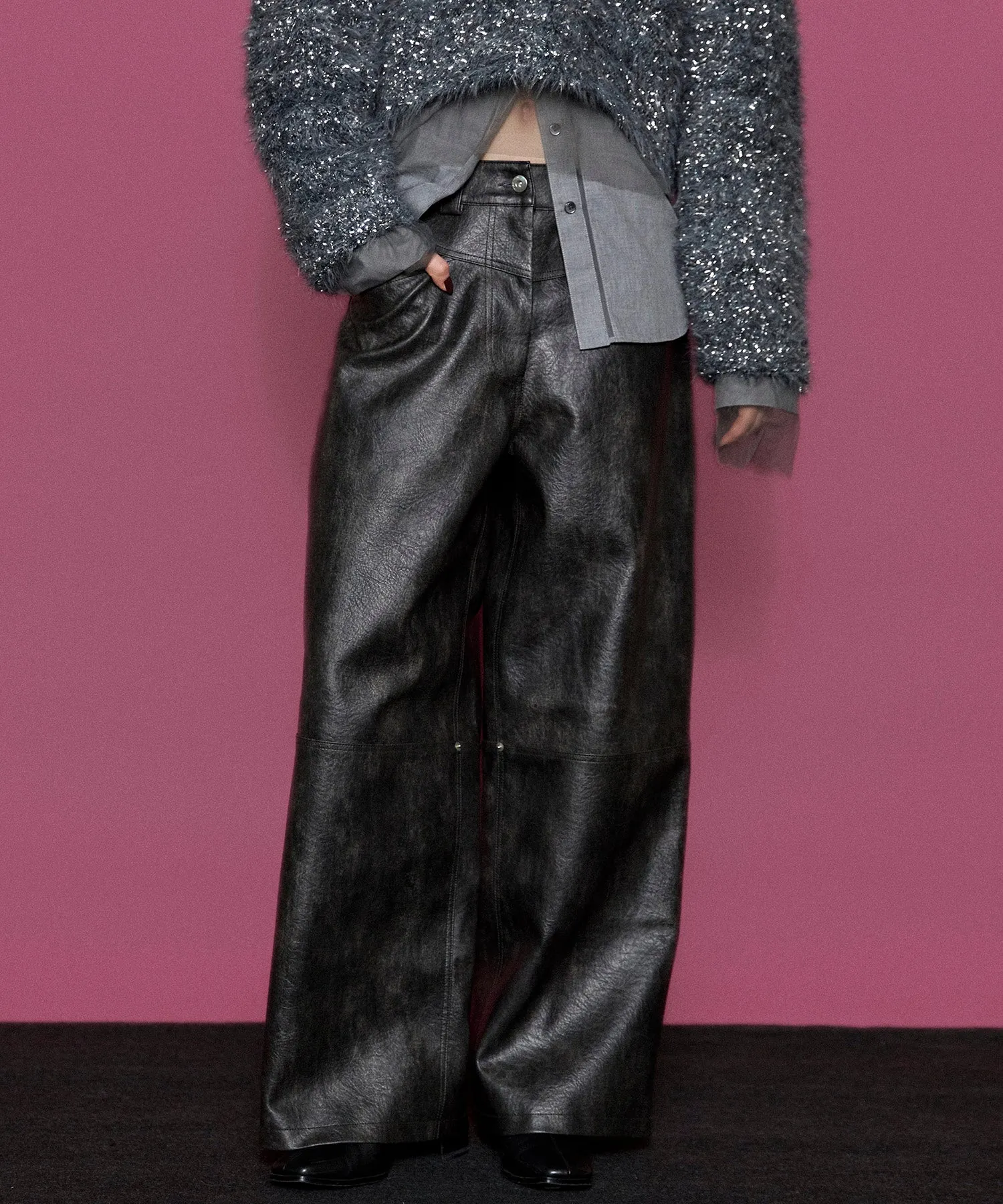 【24WINTER PRE-ORDER】Cocoon Wide Silhouette Vegan Leather Pants