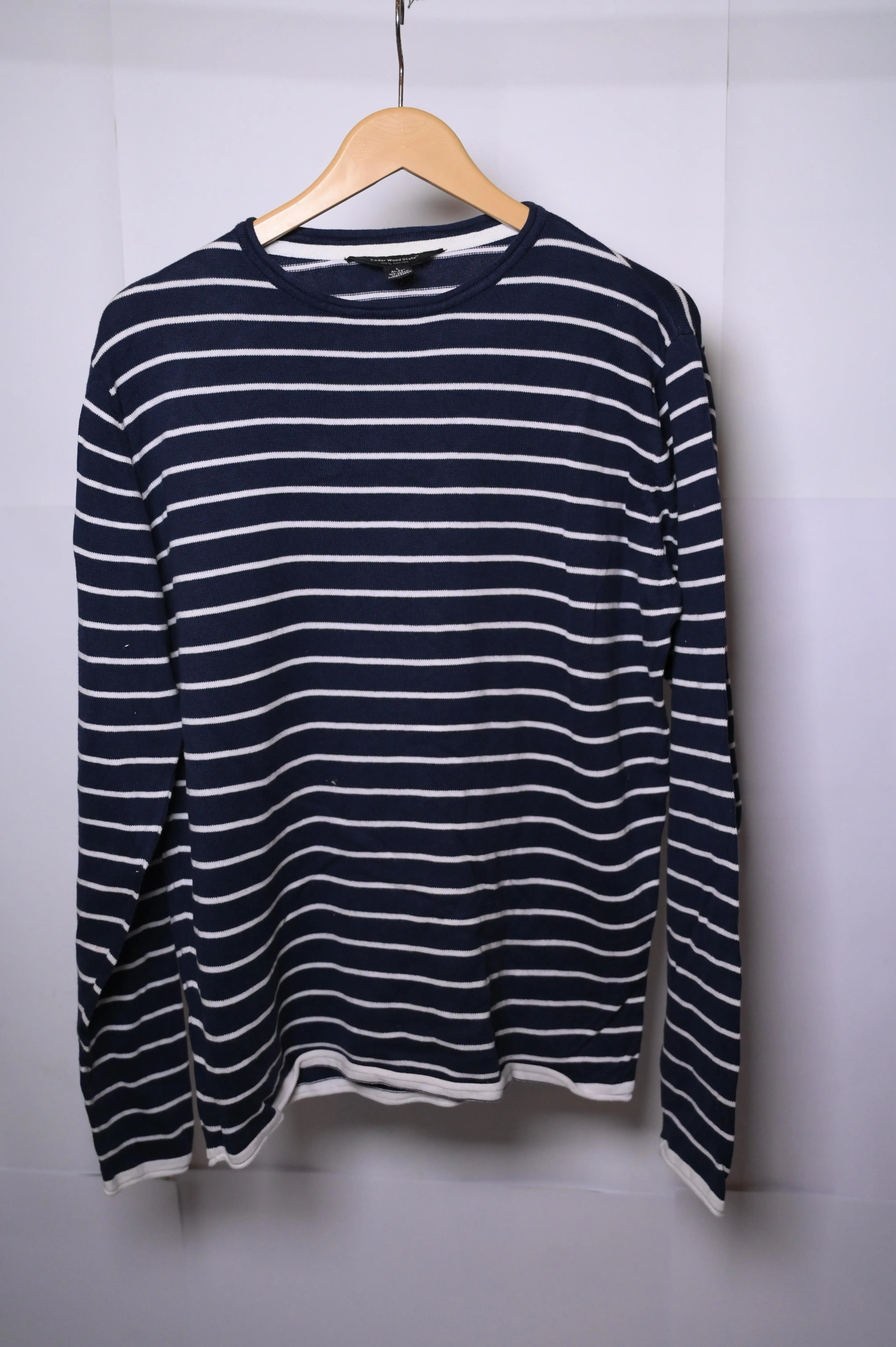 Cedarwood State Blue & White Striped Large Sweatshirt – Excellent