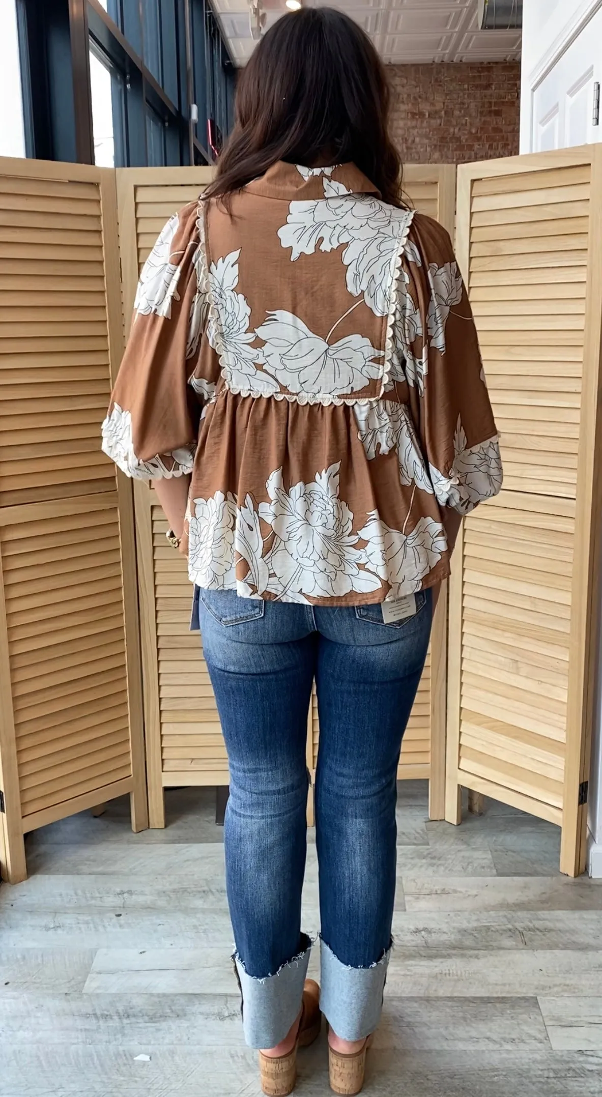 Elegance Floral Top | Mocha