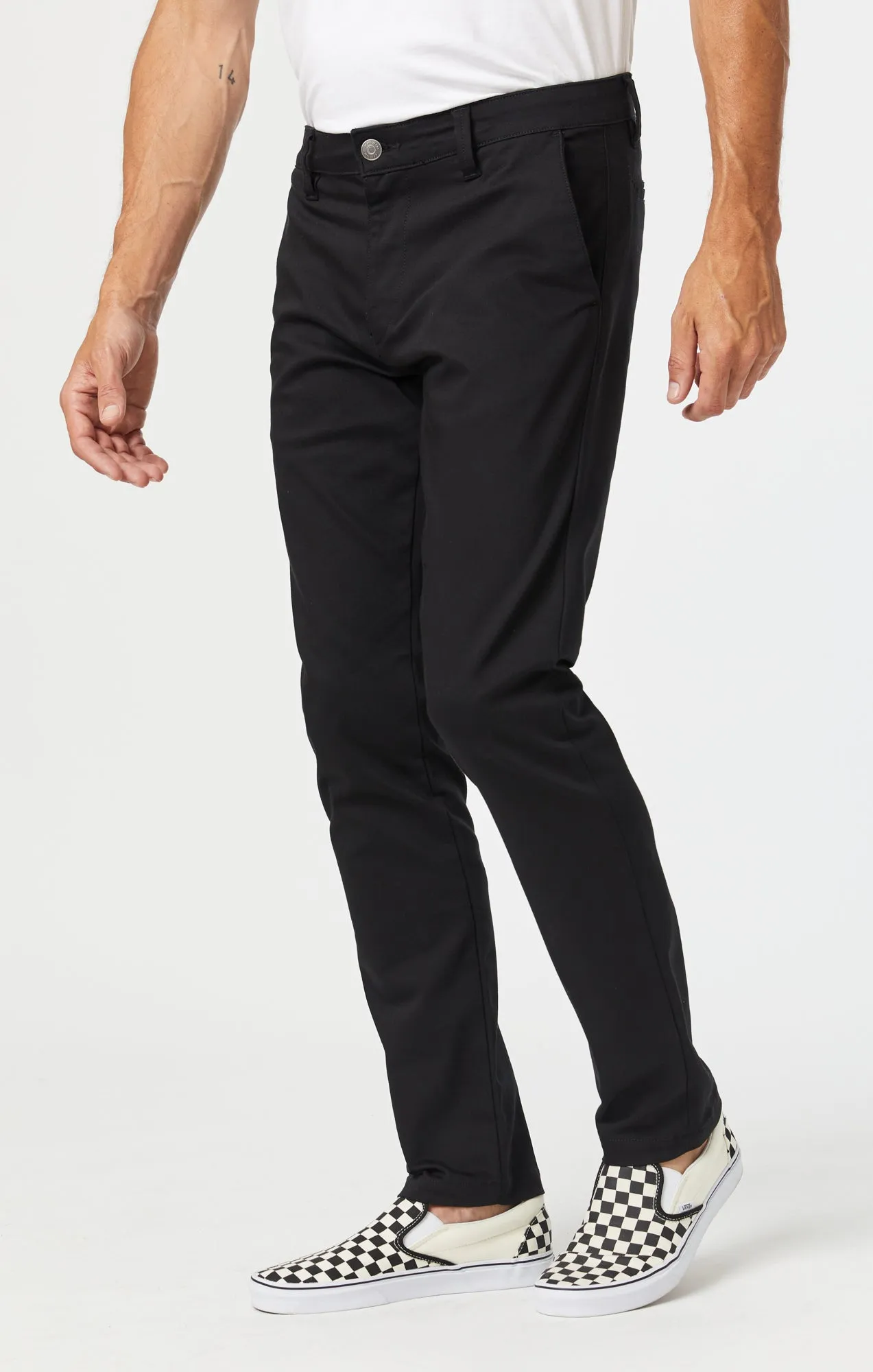 JOHNNY SLIM LEG CHINO IN BLACK TECH