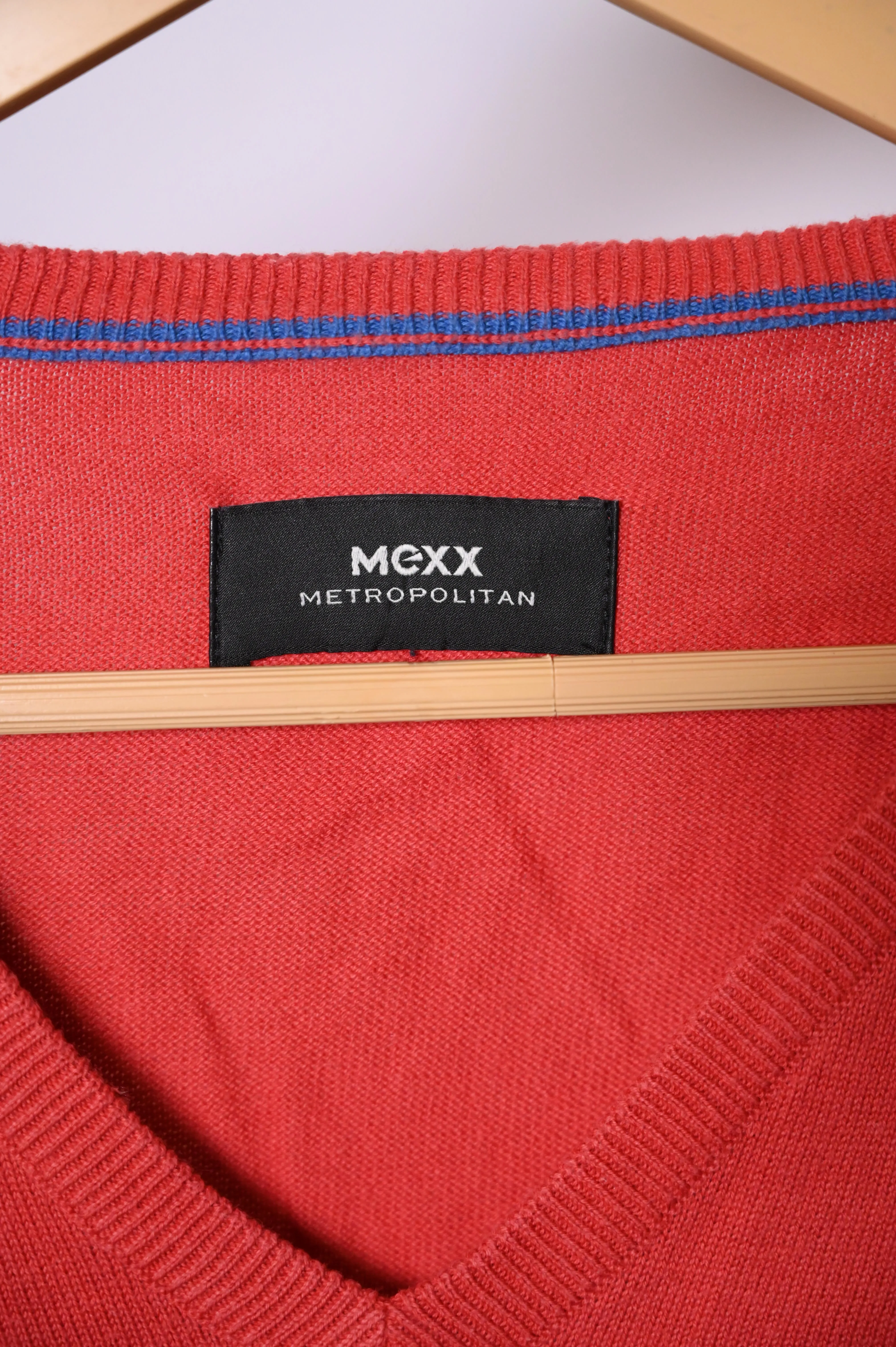 Mexx Orange Medium V-neck Sweatshirt – Excellent Condition