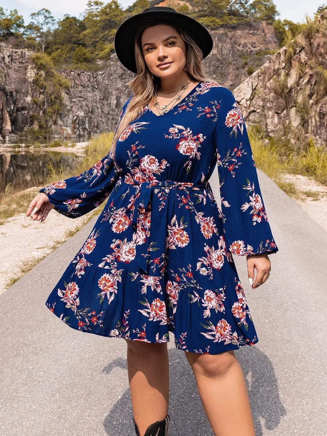 Stunning Plus Size V-Neck Floral Dress for All Day Elegance