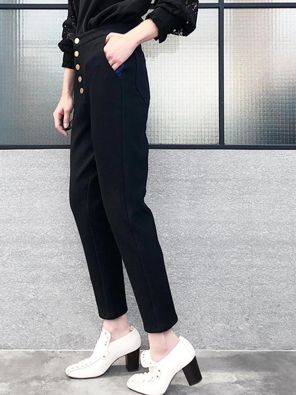 Surprise Sale! Black Cropped High Waist Taper Trousers