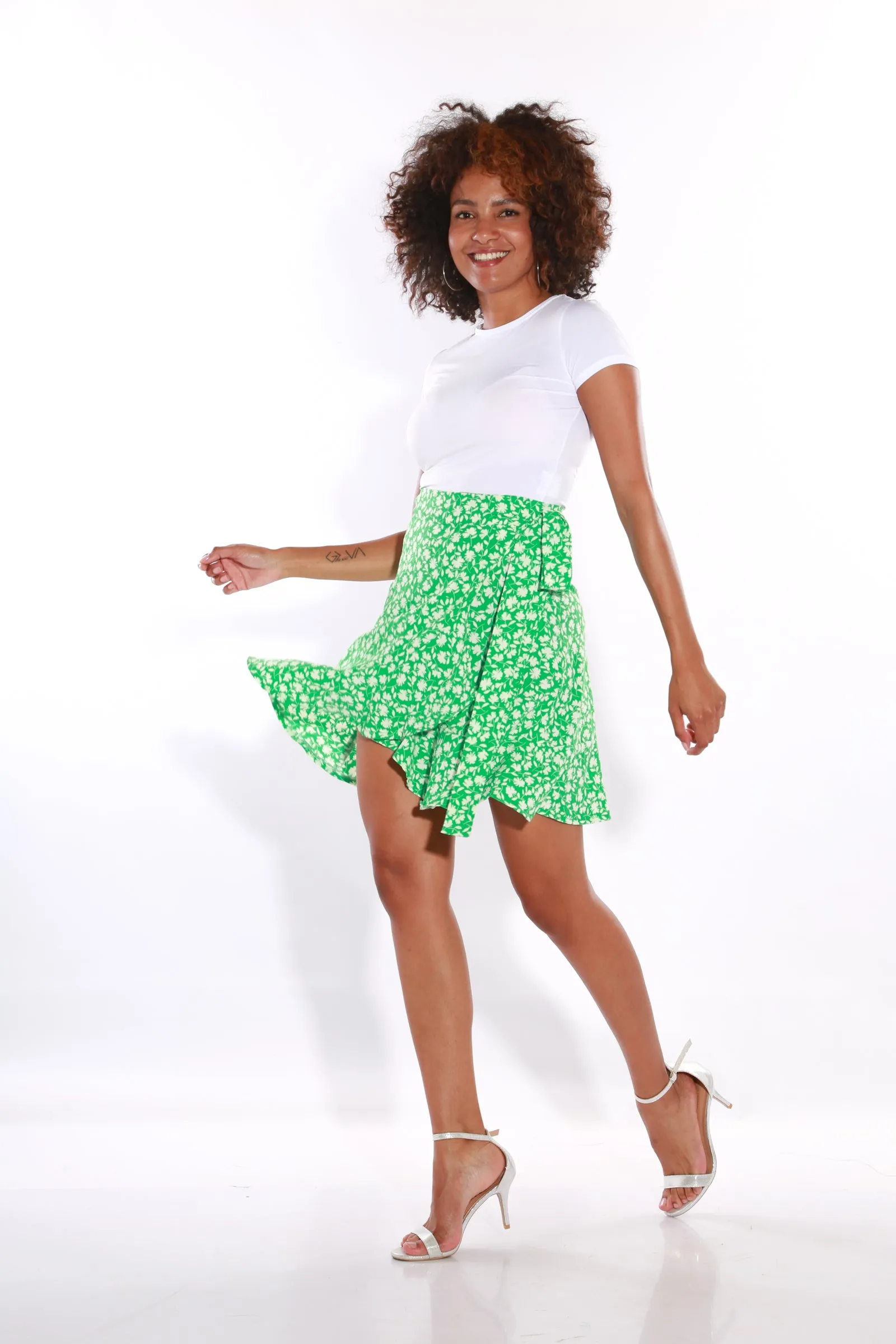 Wrap Floral short skirt - green